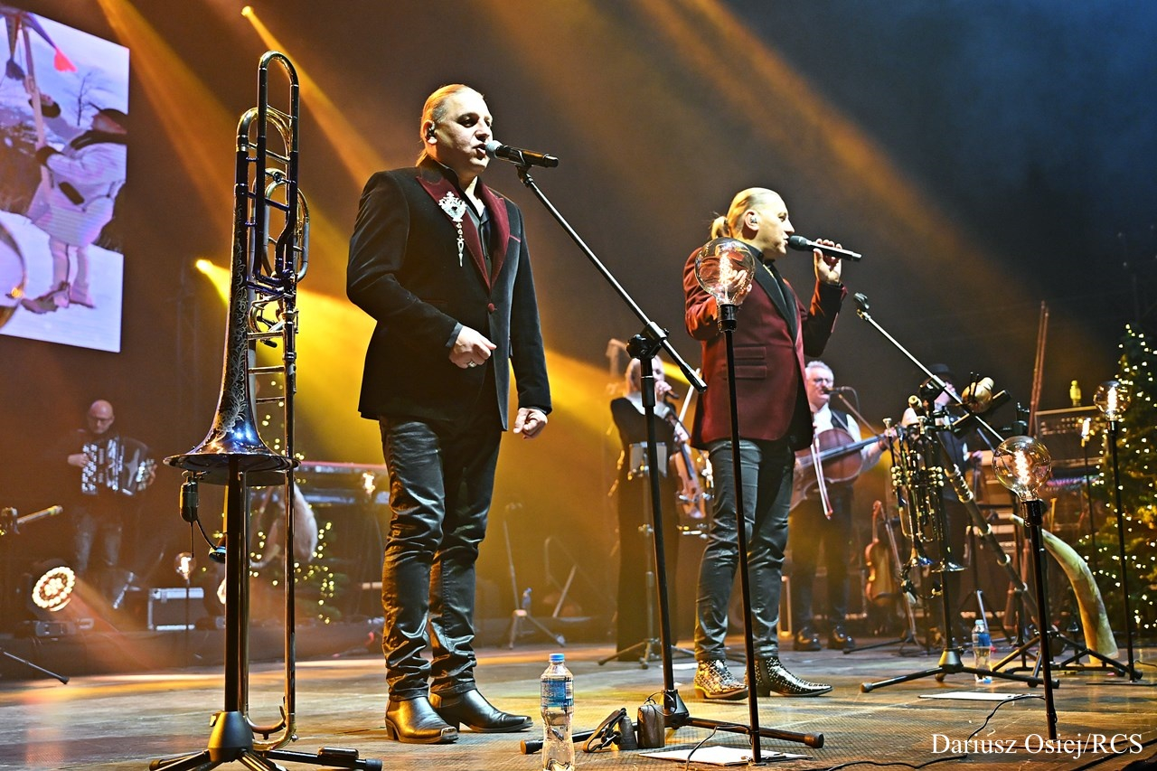 Galeria: Golec uOrkiestra - Koncert kolęd i pastorałek'24, zdjęcie 8 z 16