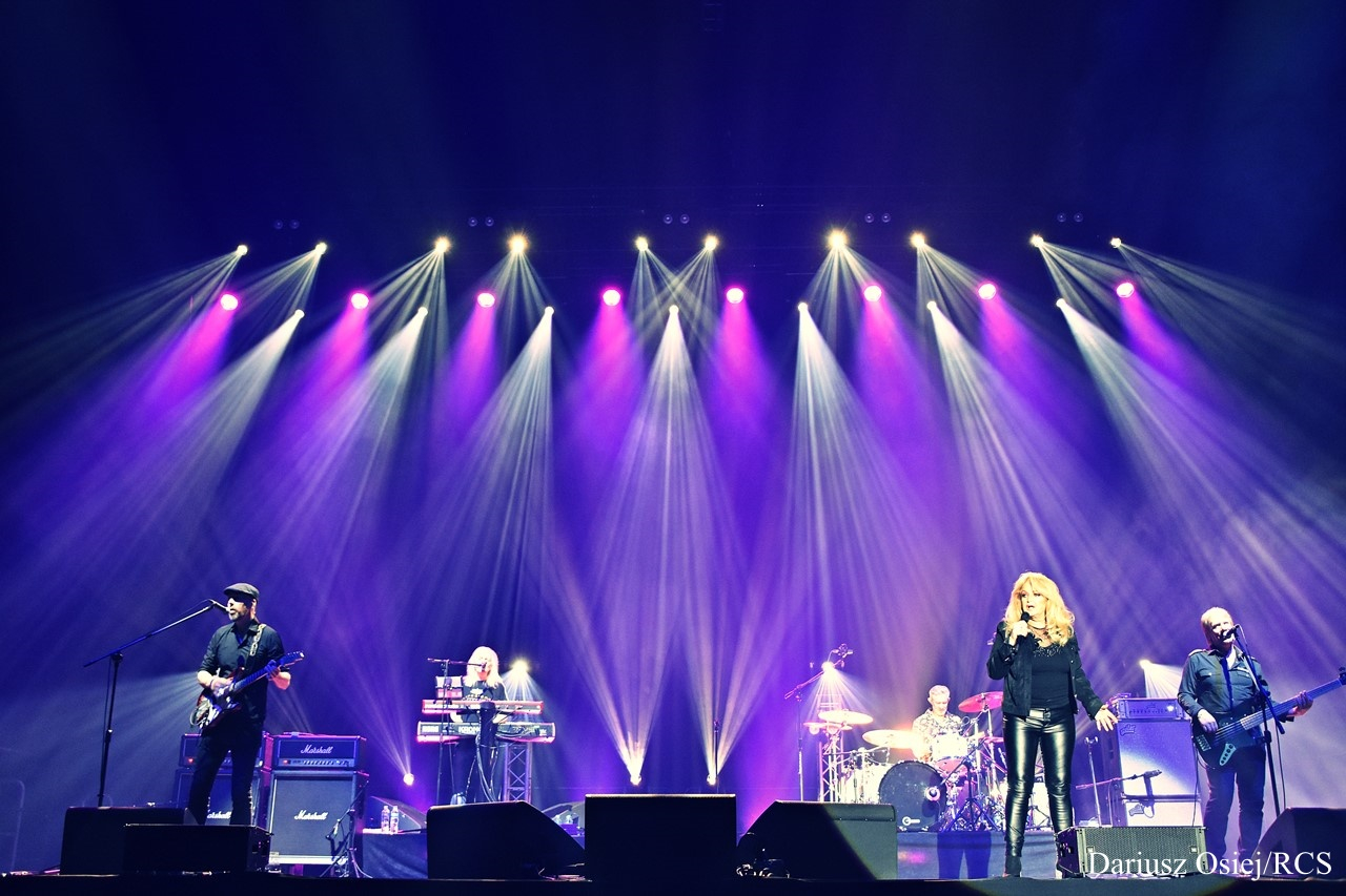 Galeria: Bonnie Tyler - 40 Years "Total Eclipse of the Heart", zdjęcie 2 z 18