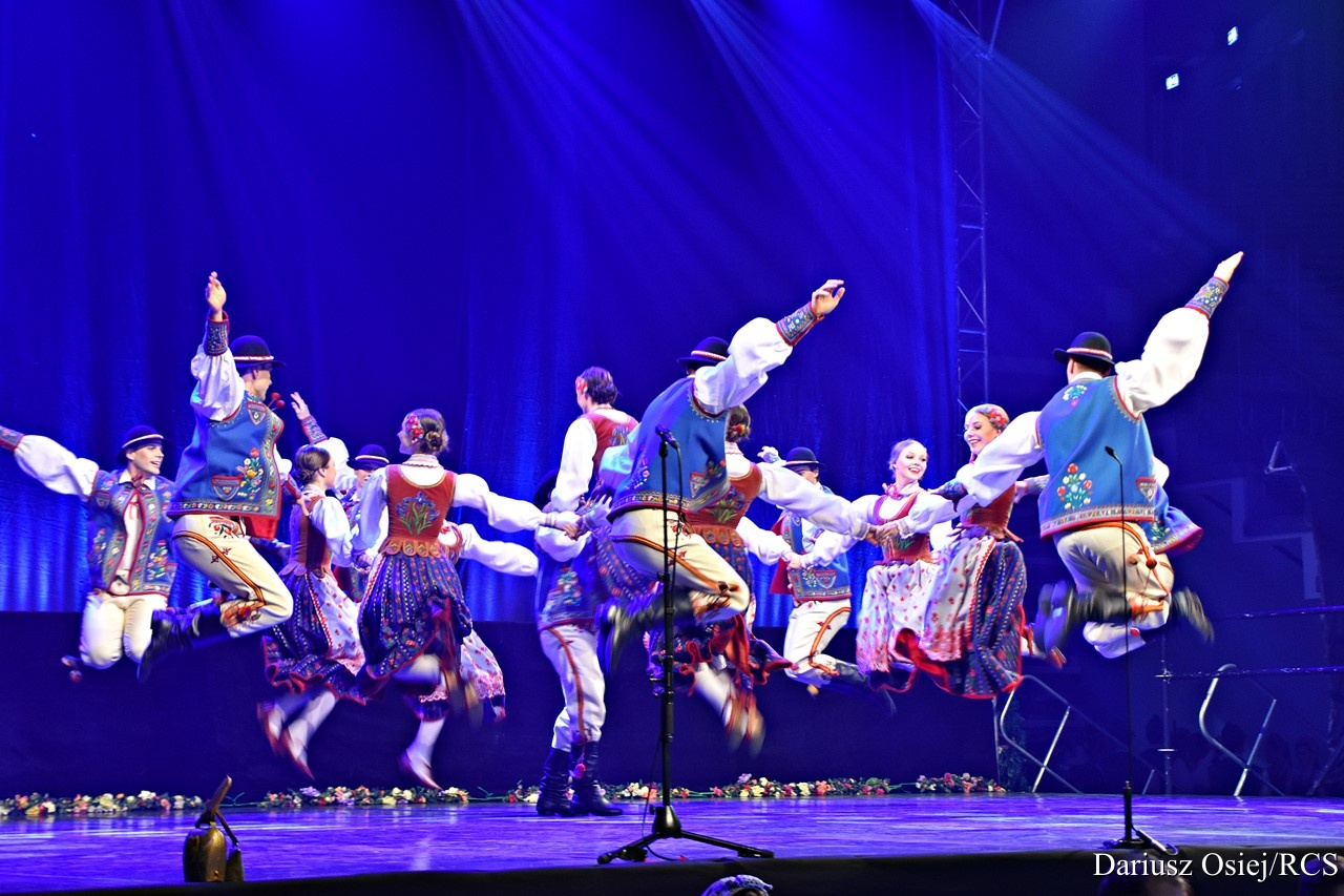 Galeria: PZLPiT "Mazowsze" - koncert "Kalejdoskop barw Polski". , zdjęcie 18 z 19