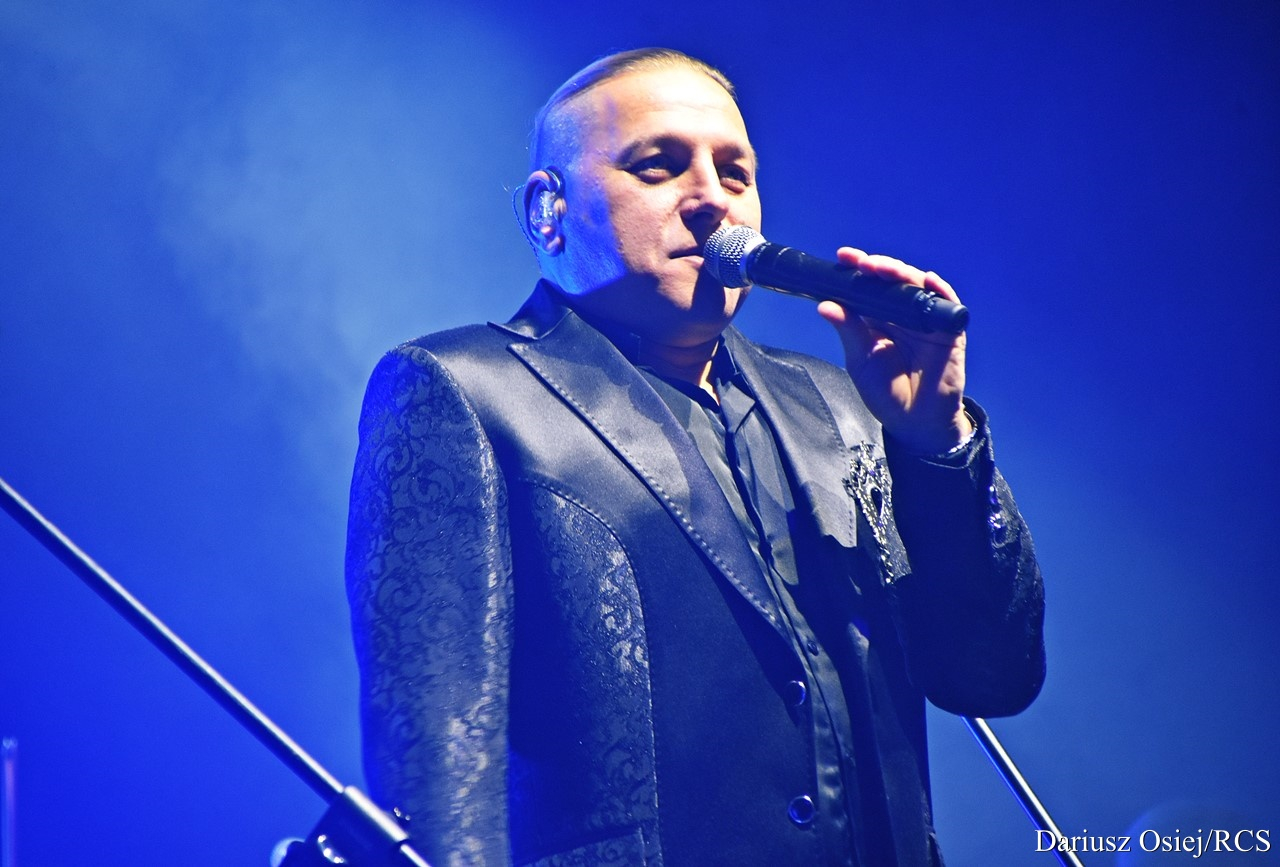 Galeria: Golec uOrkiestra - Koncert kolęd i pastorałek, zdjęcie 2 z 24