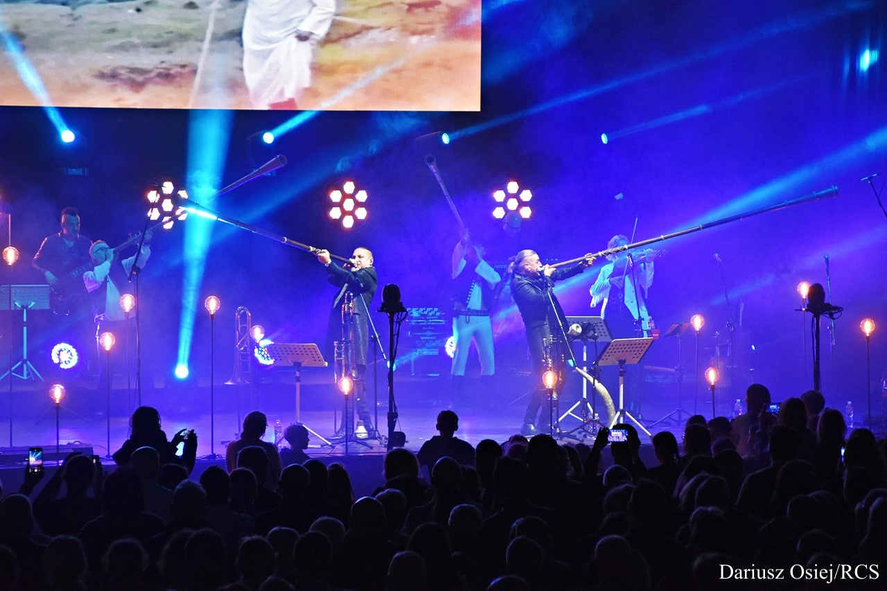 Galeria: Golec uOrkiestra - Koncert kolęd i pastorałek, zdjęcie 7 z 24