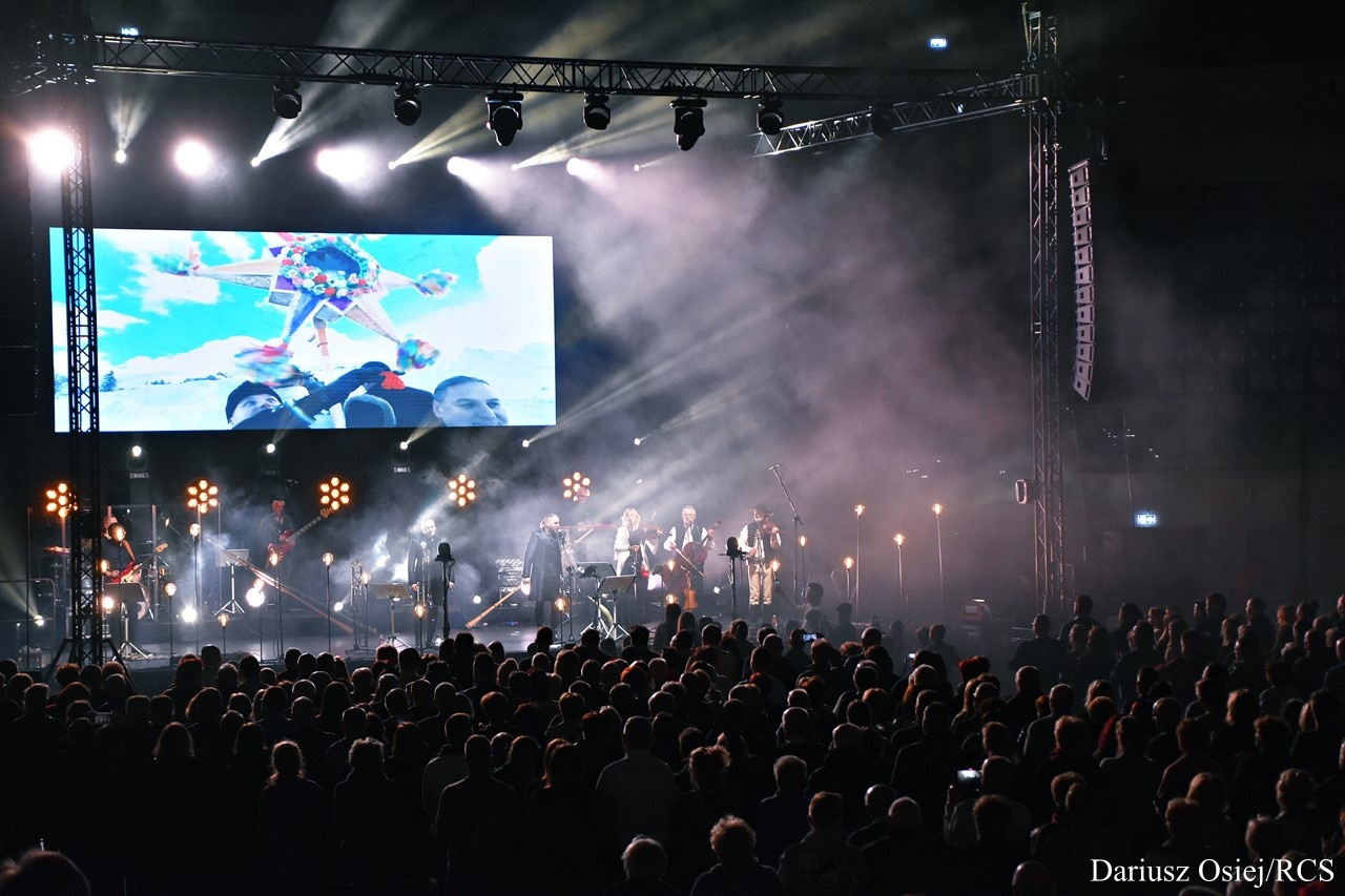 Galeria: Golec uOrkiestra - Koncert kolęd i pastorałek, zdjęcie 24 z 24
