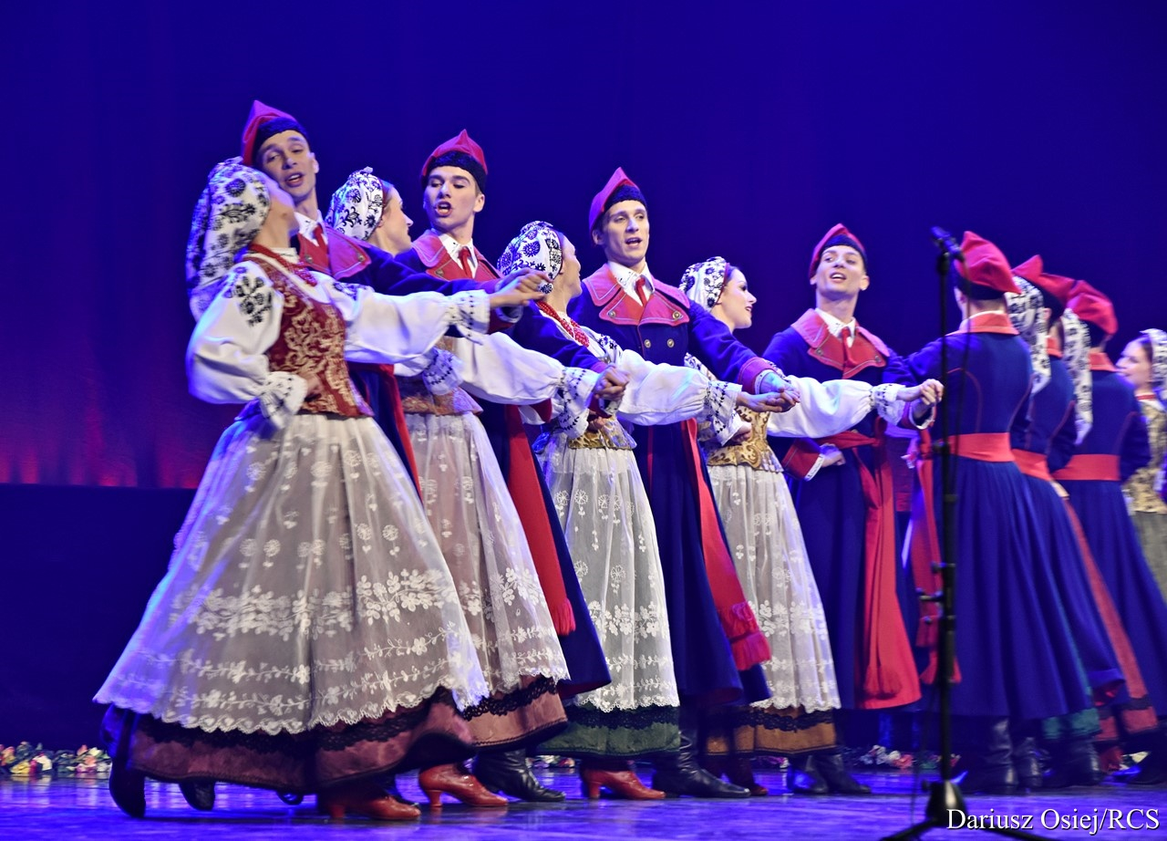 Galeria: PZLPiT "Mazowsze" - koncert "Kalejdoskop barw Polski". , zdjęcie 4 z 19