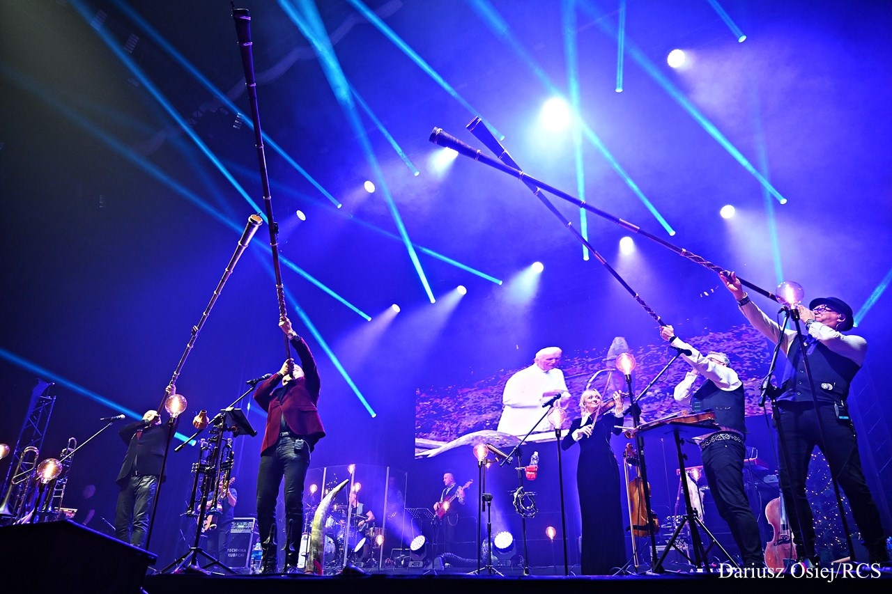 Galeria: Golec uOrkiestra - Koncert kolęd i pastorałek'24, zdjęcie 11 z 16