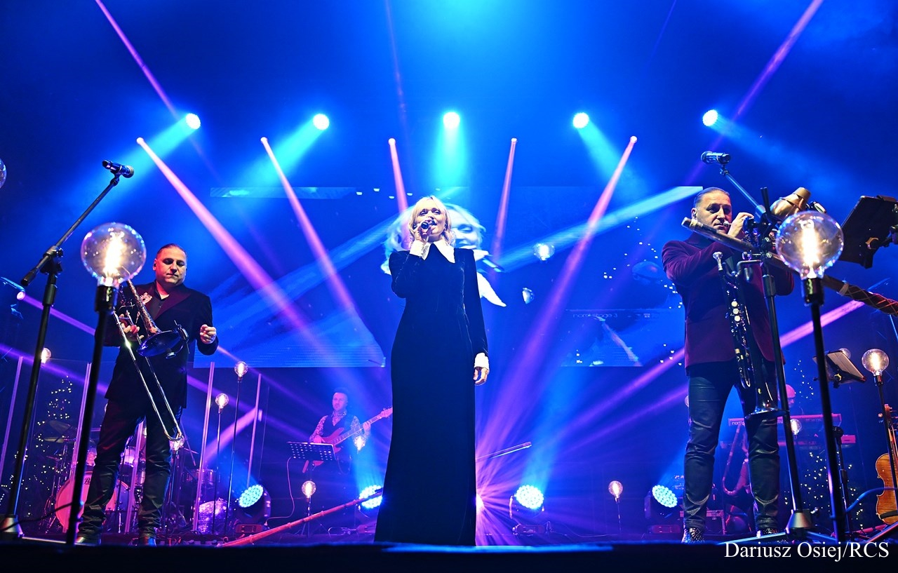 Galeria: Golec uOrkiestra - Koncert kolęd i pastorałek'24, zdjęcie 4 z 16