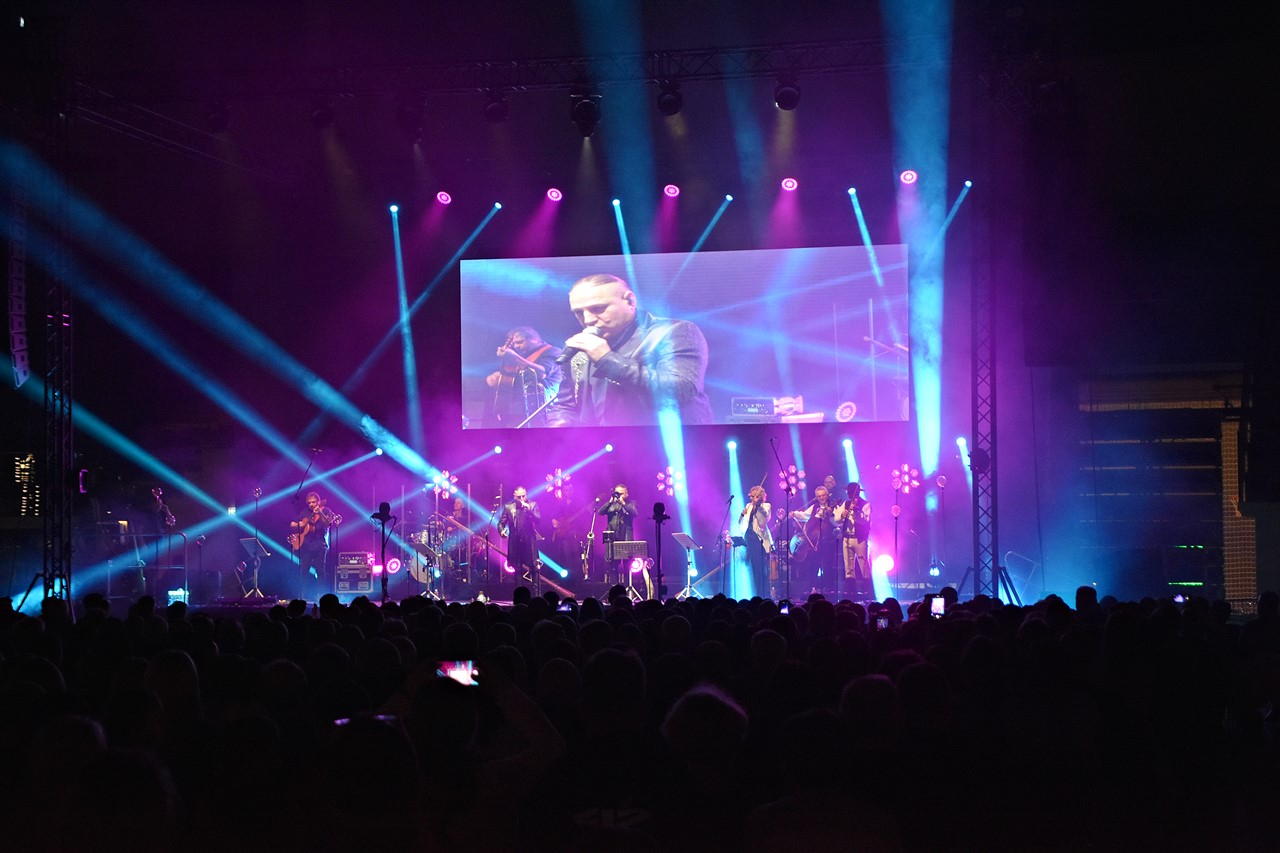 Galeria: Golec uOrkiestra - Koncert kolęd i pastorałek, zdjęcie 9 z 24
