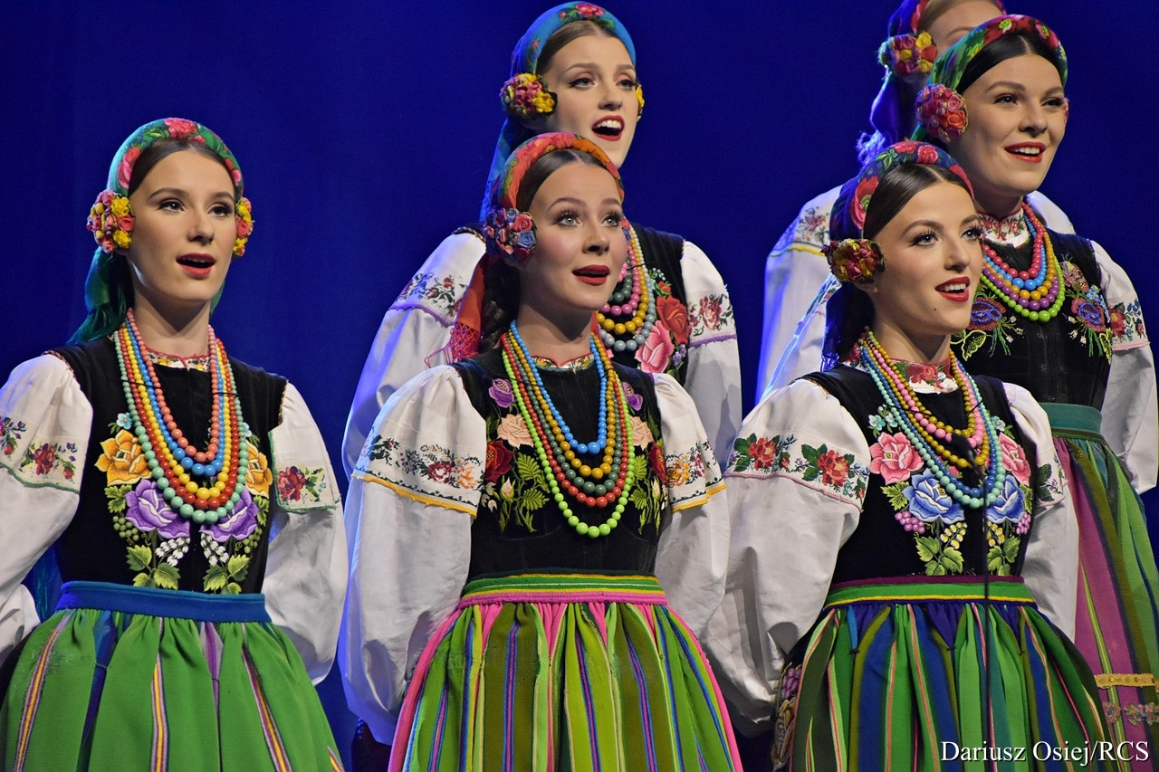 Galeria: PZLPiT "Mazowsze" - koncert "Kalejdoskop barw Polski". , zdjęcie 17 z 19