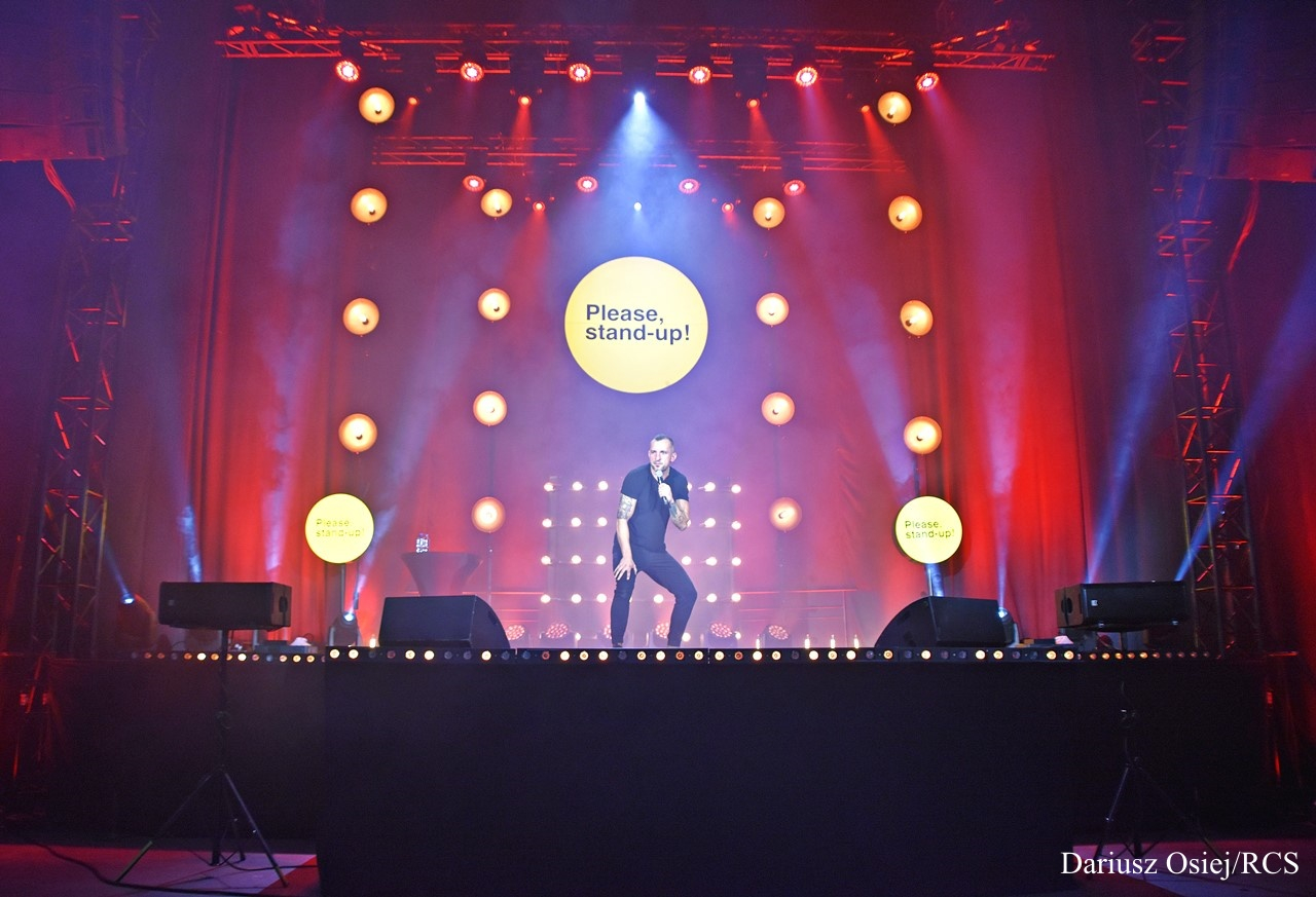 Galeria: Please Stand-Up!, zdjęcie 15 z 16