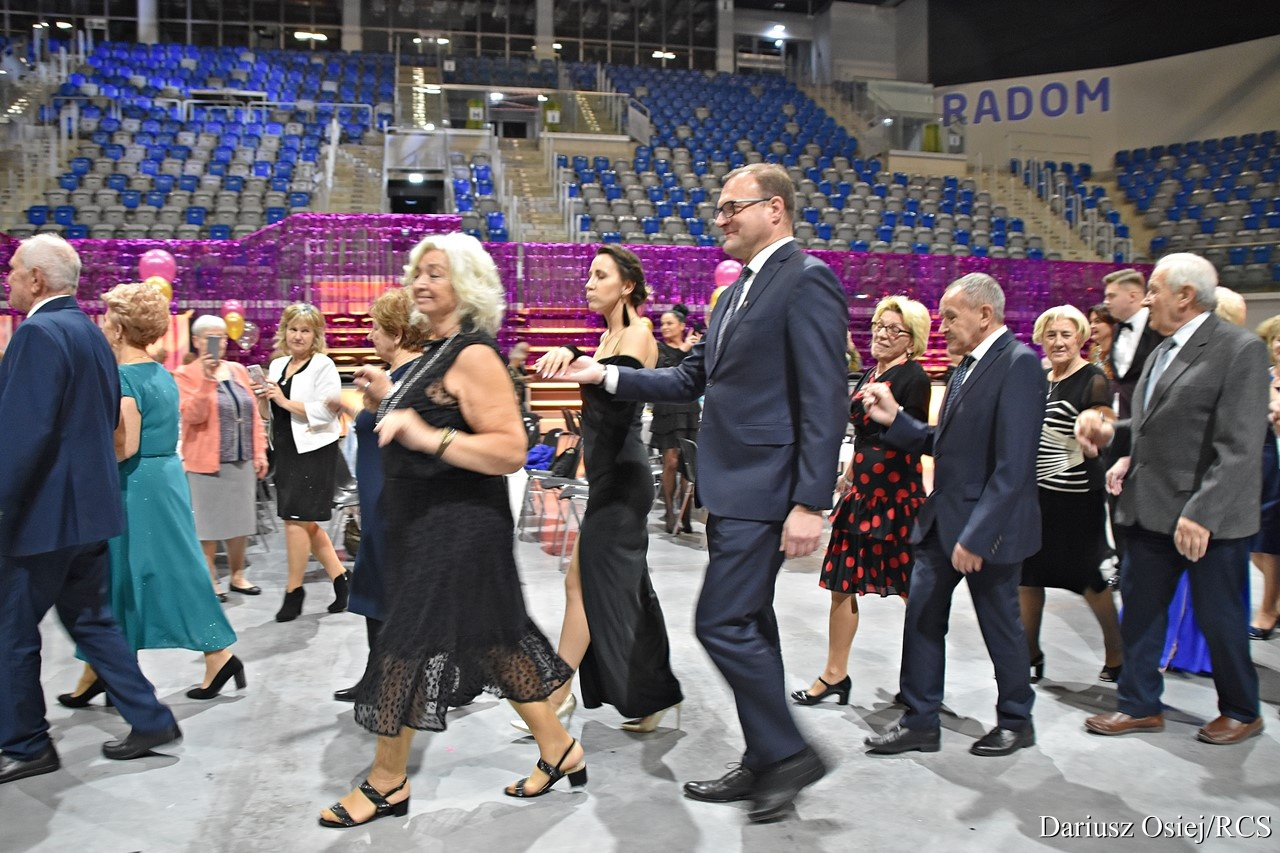 Galeria: IV Radomski Bal Seniora 2022, zdjęcie 2 z 19