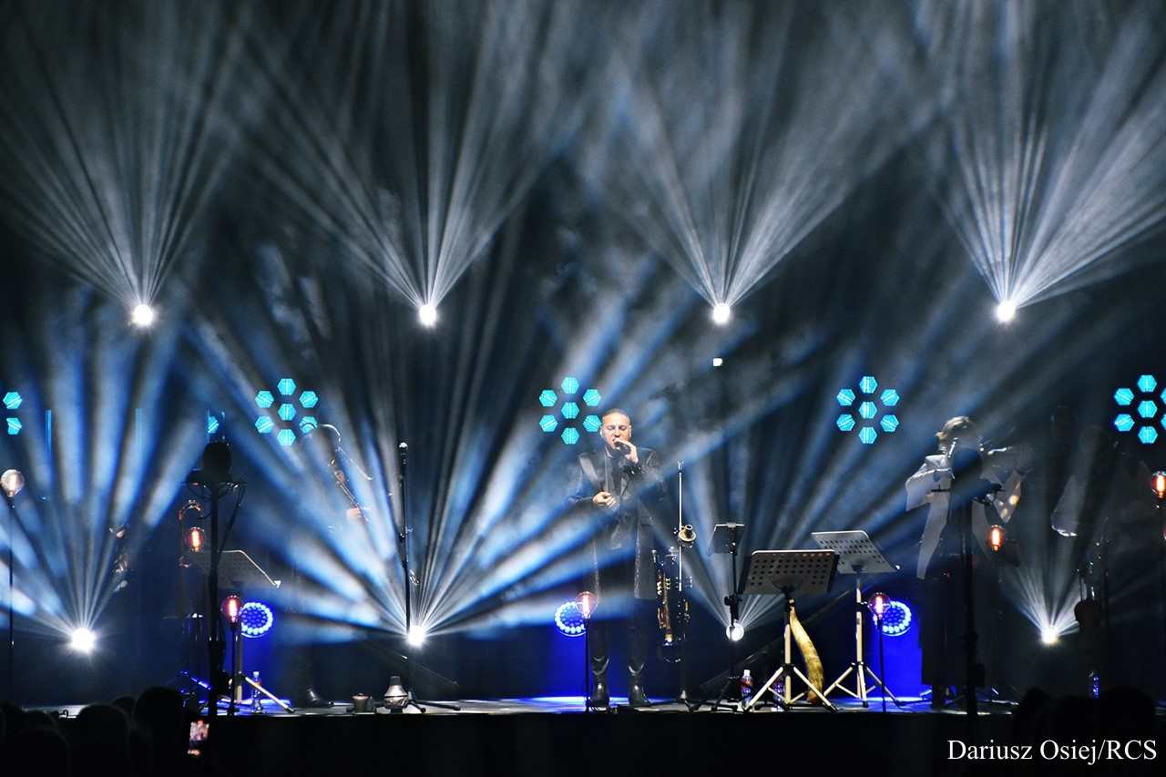 Galeria: Golec uOrkiestra - Koncert kolęd i pastorałek, zdjęcie 17 z 24