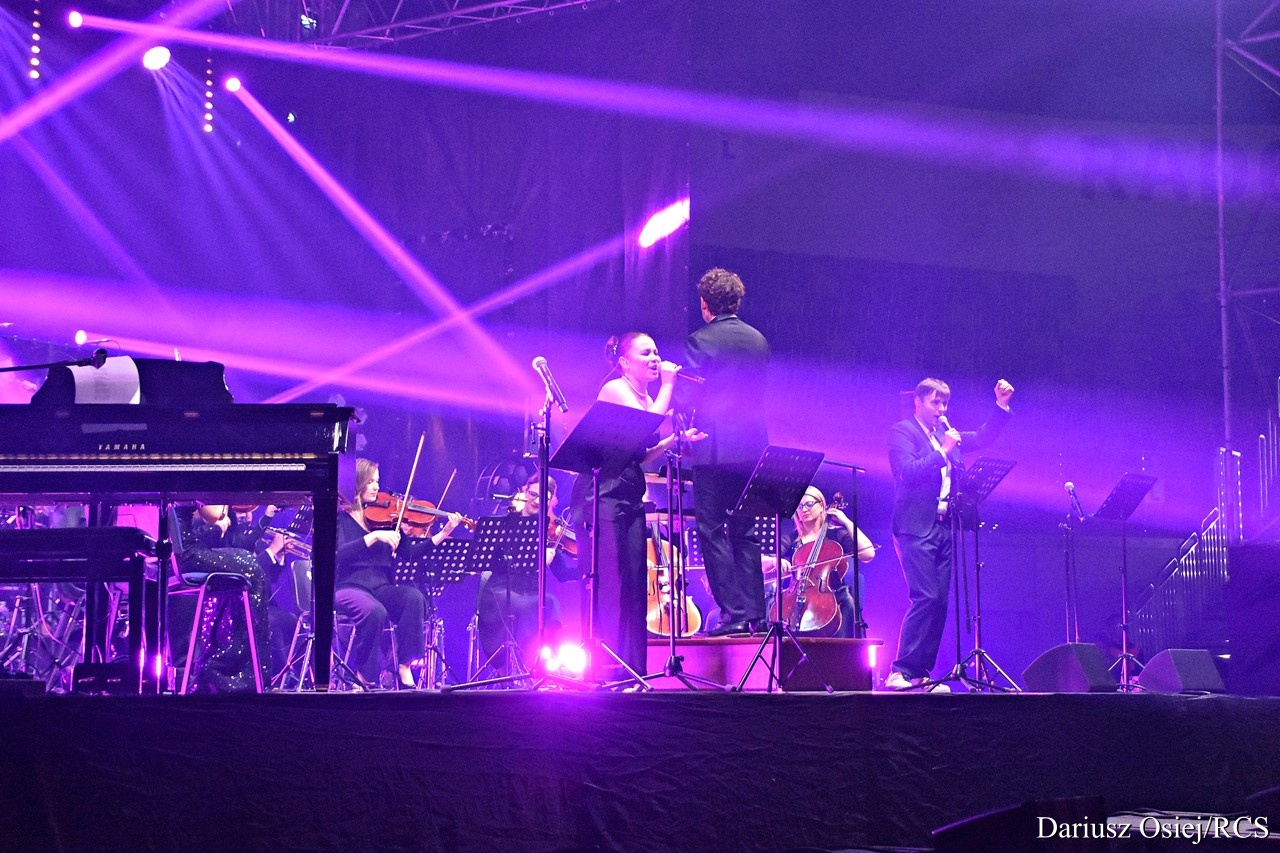 Galeria: Piotr Rubik - koncert pt. "Niech mówią, że to nie jest miłość", zdjęcie 5 z 9