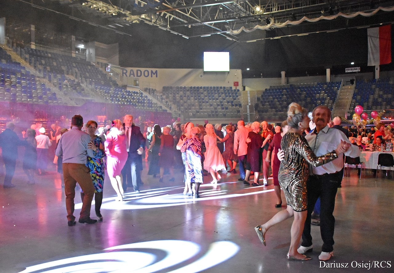 Galeria: IV Radomski Bal Seniora 2022, zdjęcie 15 z 19