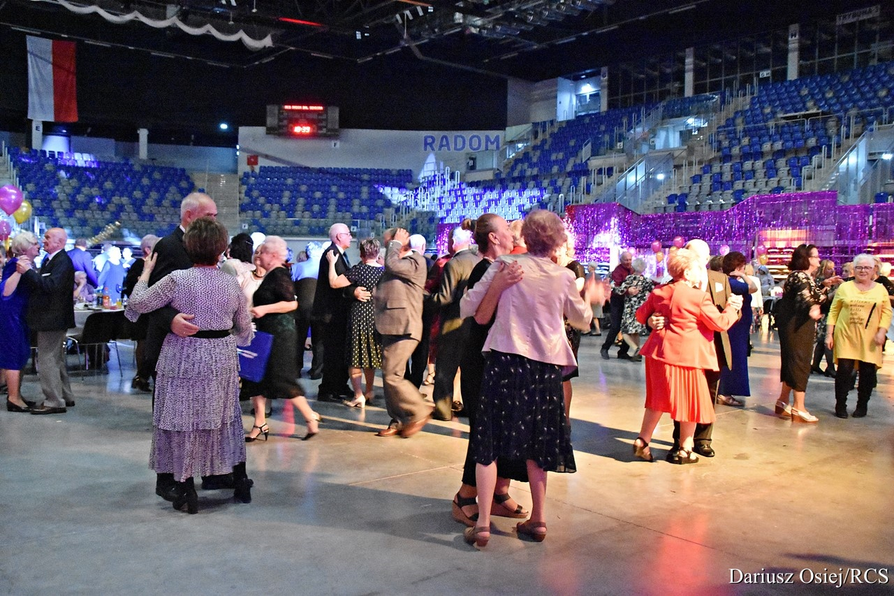 Galeria: IV Radomski Bal Seniora 2022, zdjęcie 16 z 19