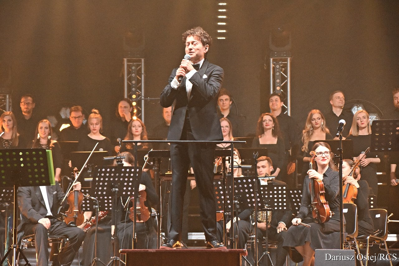 Galeria: Piotr Rubik - koncert pt. "Niech mówią, że to nie jest miłość", zdjęcie 1 z 9