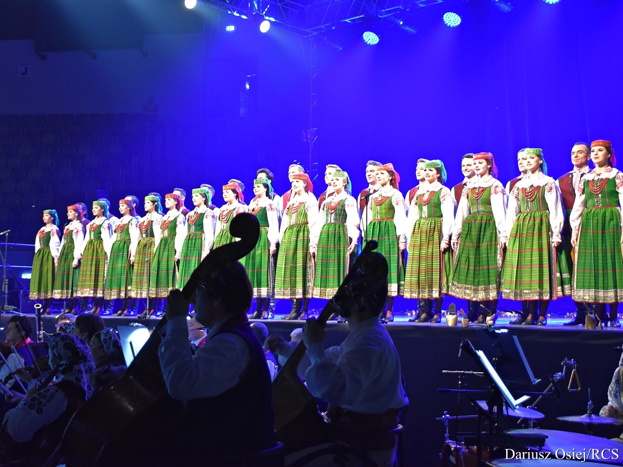 Galeria: PZLPiT "Mazowsze" - koncert "Kalejdoskop barw Polski". , zdjęcie 11 z 19